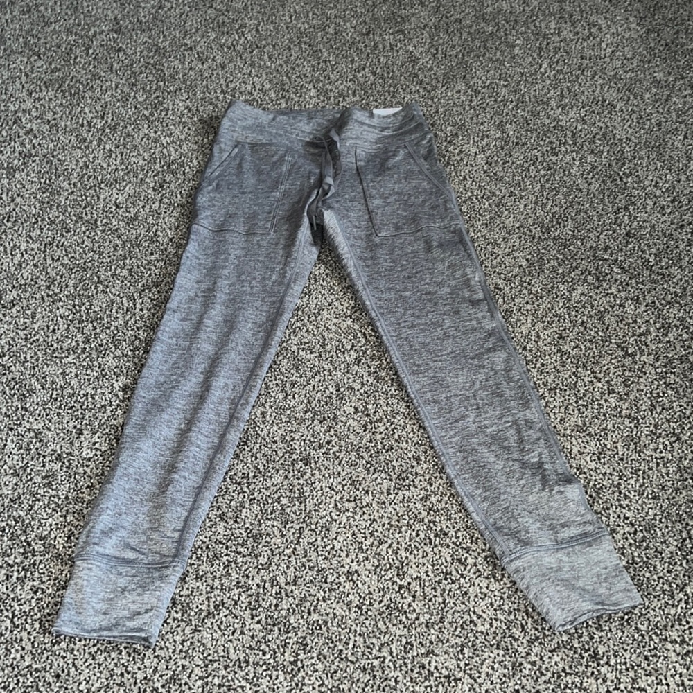 Women’s Aerie leggings with tags still on